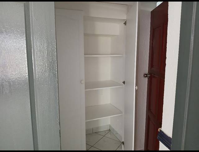 1 bed property to rent in GLENVISTA